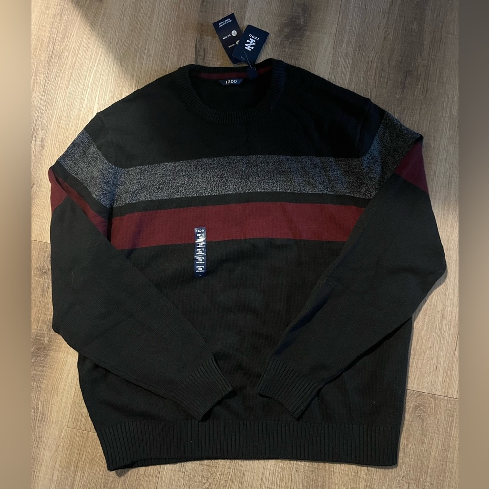 Izod Men’s Wood Cove Chest Stripe Sweater